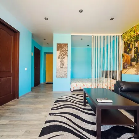 Apartment On Romanovakaya Sloboda 10 *
