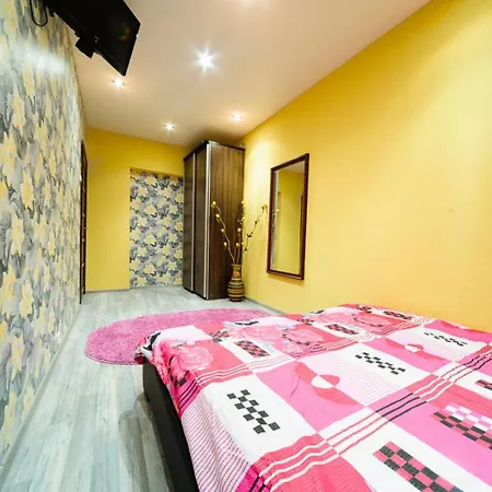 On Romanovakaya Sloboda 10 Apartament